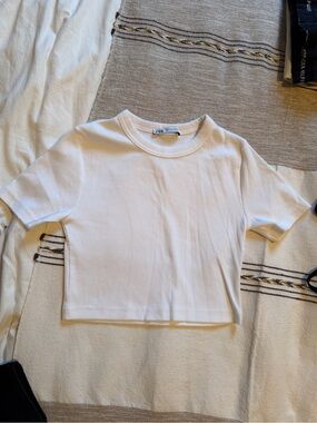 Zara White Ribbed Short Sleeve Tee